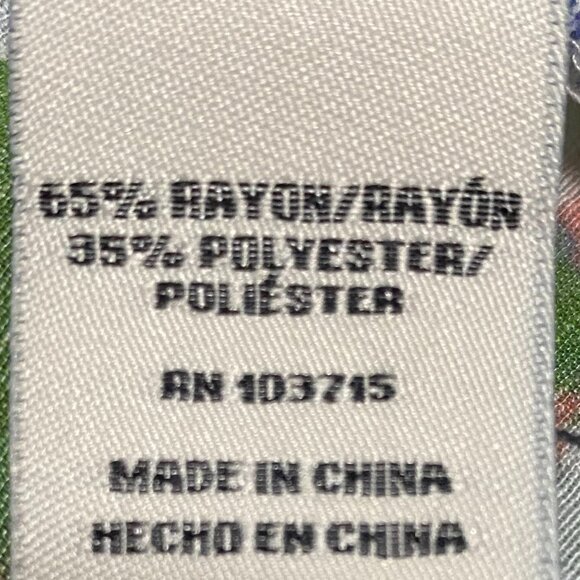 Zac & Rachel Woman long white w/floral button-up sleeve blouse, size 2X - Picture 9 of 10